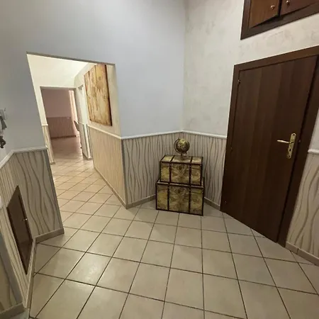 Domus Sanita 24 * Nápoles