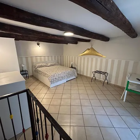 Domus Sanita 24 * نابولي